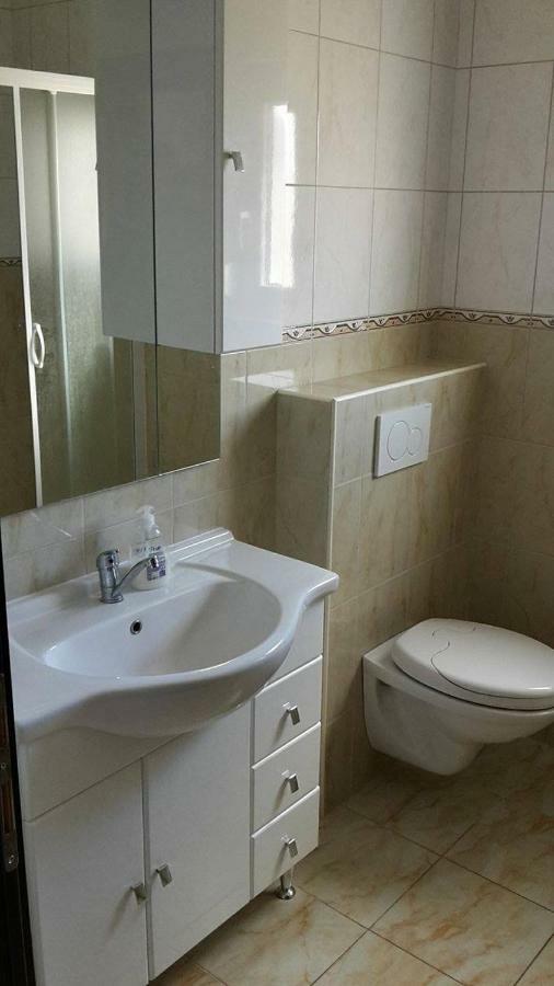 Apartments Luki โตรกีร์ ภายนอก รูปภาพ