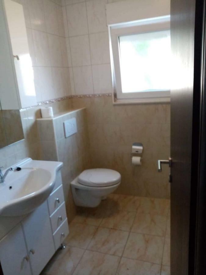 Apartments Luki โตรกีร์ ภายนอก รูปภาพ