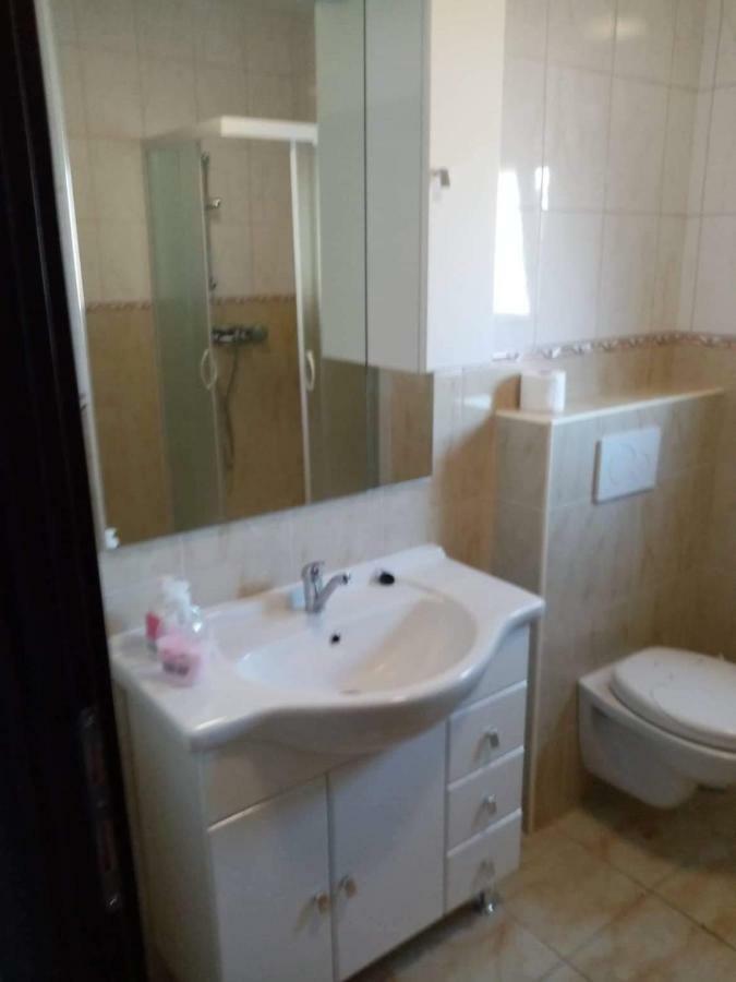 Apartments Luki โตรกีร์ ภายนอก รูปภาพ